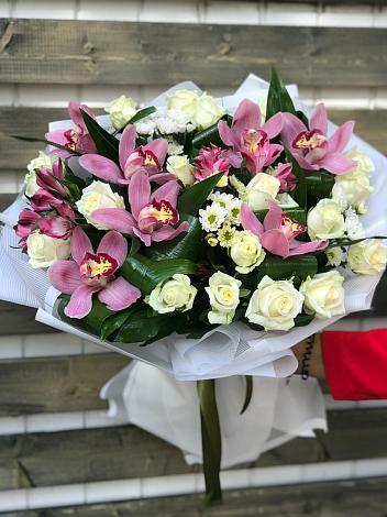 Букет цветов из: Розы и Хризантемы в Мошенское