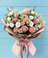 Букет цветов из:  Розы, Альстромерии и Лизиантусы #REPLACE_PRED# Мошенское