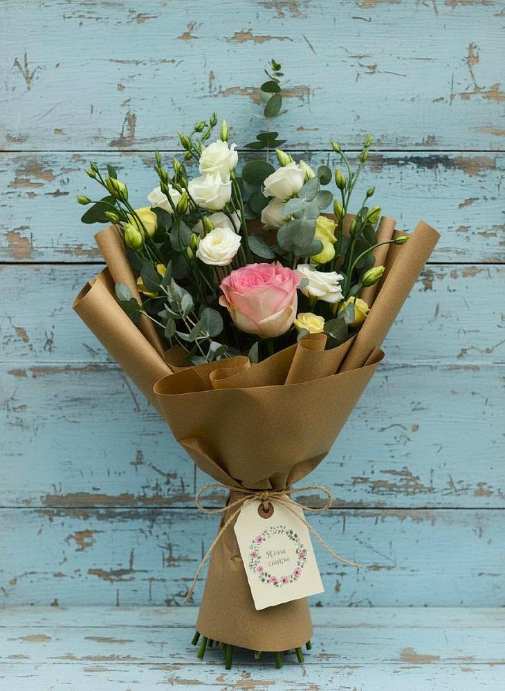 Букет цветов из: Розы и Лизиантусы в Мошенское