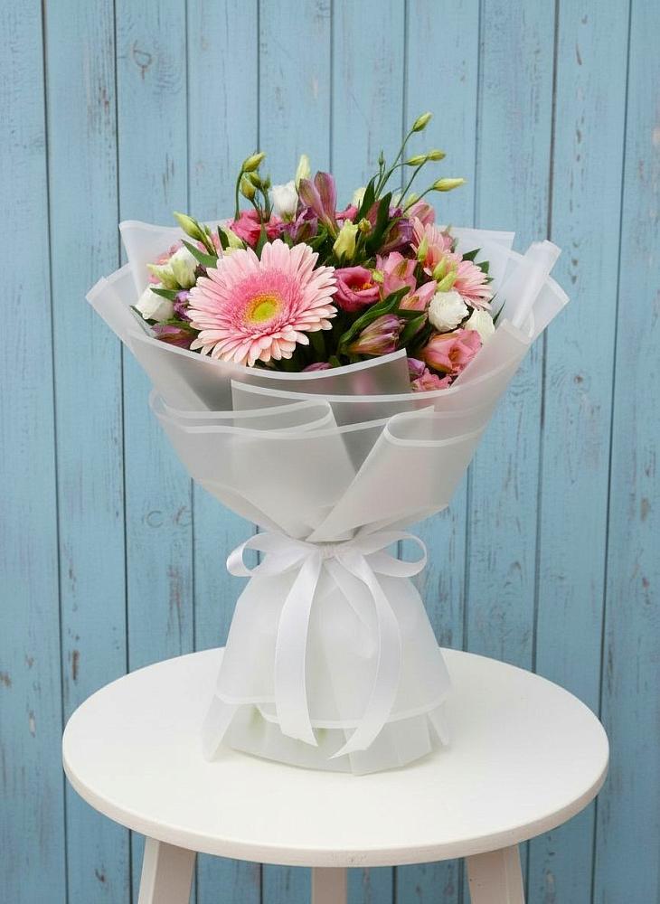 Букет цветов из: Герберы, Альстромерии и Лизиантусы в Мошенское