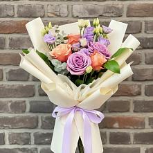 Букет цветов из:  Лизиантусы и Розы в Мошенское