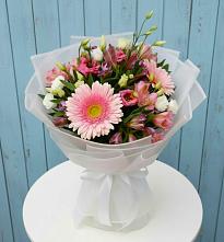 Букет цветов из:  Герберы, Альстромерии и Лизиантусы в Мошенское