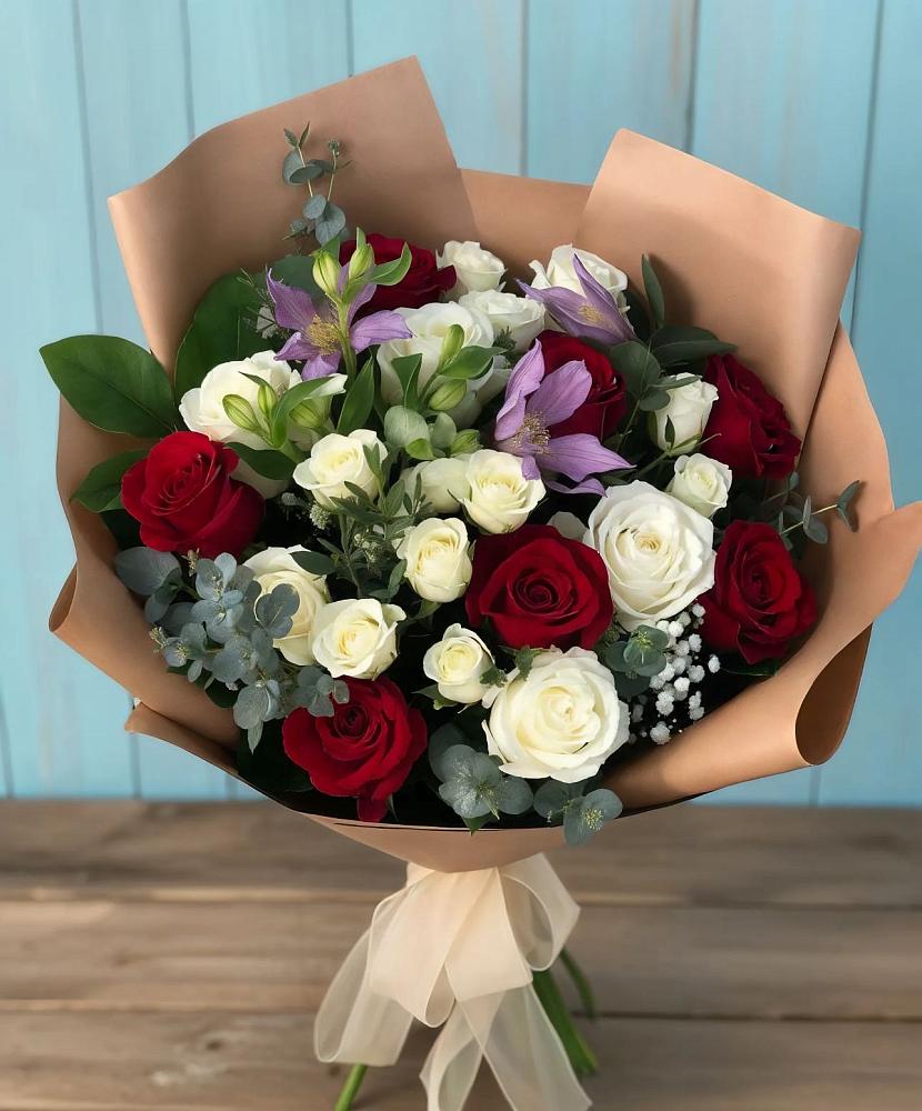 Букет цветов из: Розы и Альстромерии в Мошенское